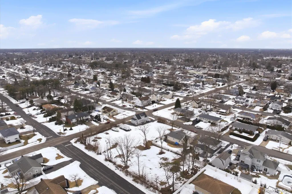 35 Weston Avenue Deer Park NY 11729