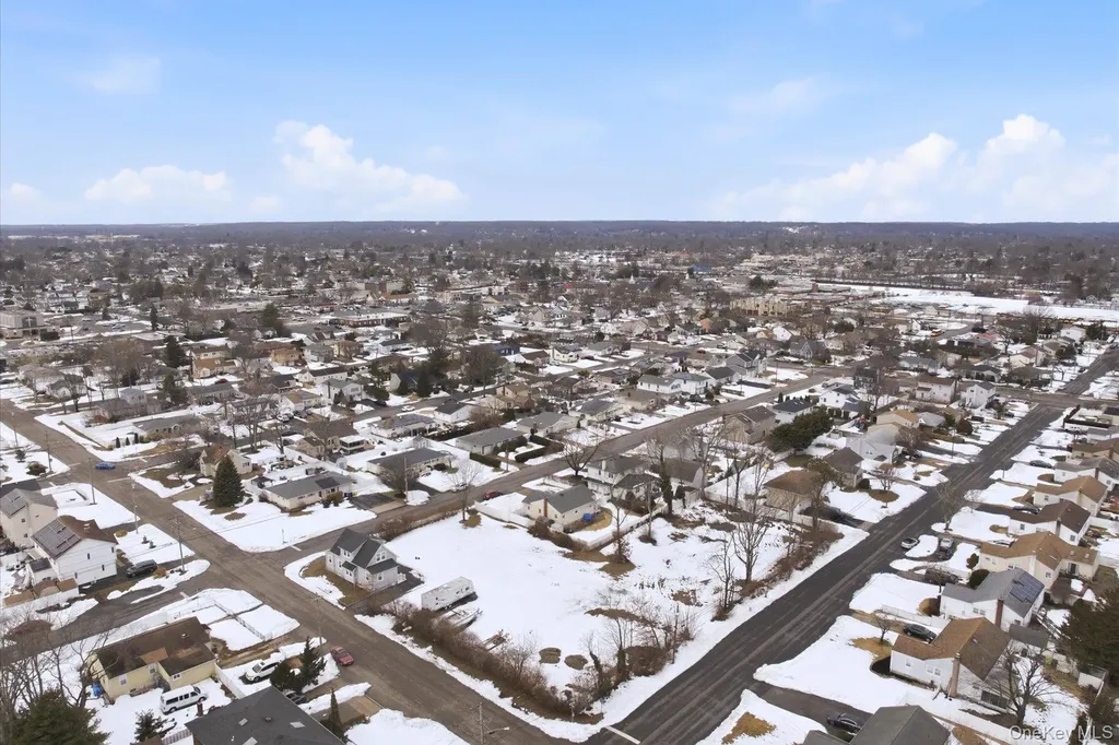 35 Weston Avenue Deer Park NY 11729