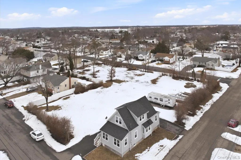 35 Weston Avenue Deer Park NY 11729