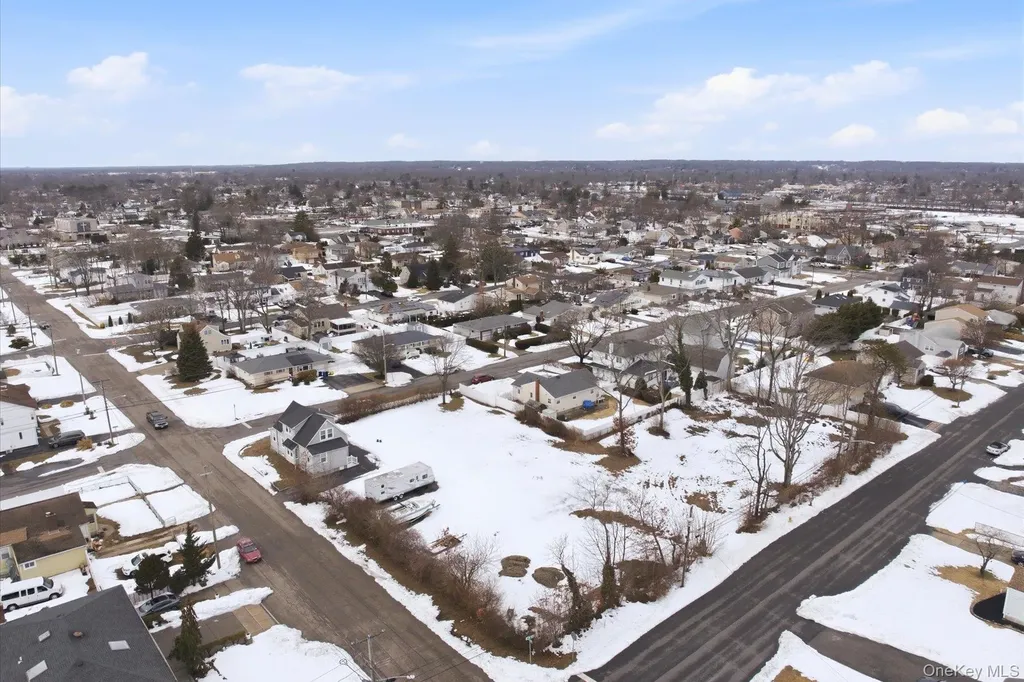 35 Weston Avenue Deer Park NY 11729