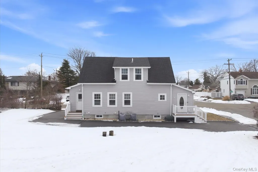 35 Weston Avenue Deer Park NY 11729