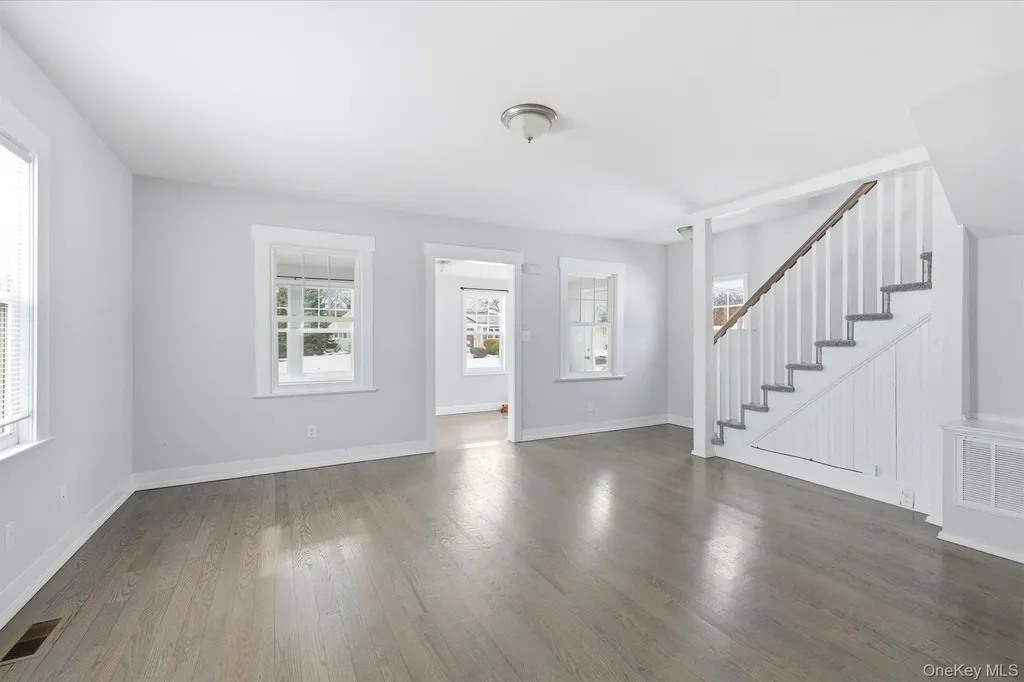 35 Weston Avenue Deer Park NY 11729