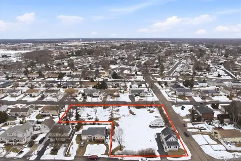 35 Weston Avenue Deer Park NY 11729