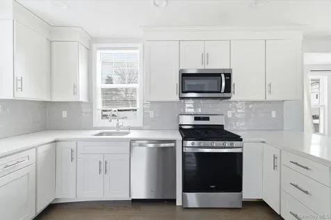 35 Weston Avenue Deer Park NY 11729