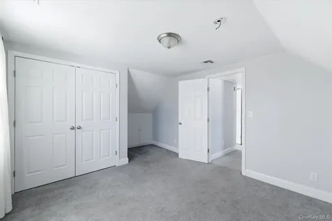 35 Weston Avenue Deer Park NY 11729