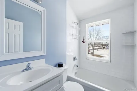 35 Weston Avenue Deer Park NY 11729