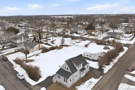 35 Weston Avenue Deer Park NY 11729