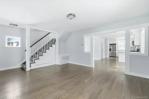 35 Weston Avenue Deer Park NY 11729