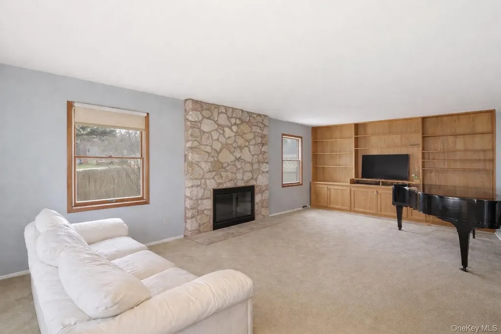 25 Haskel Lane Stony Brook NY 11790