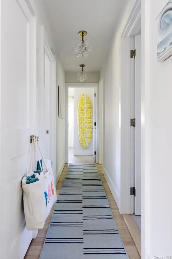 48 Middle Pond Road Southampton NY 11968