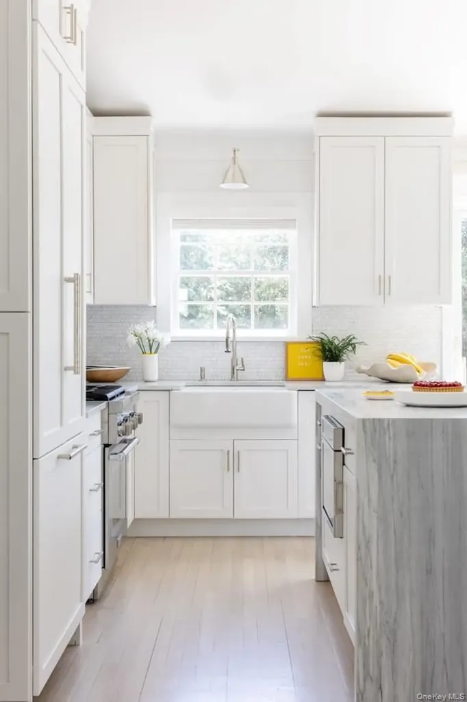 48 Middle Pond Road Southampton NY 11968