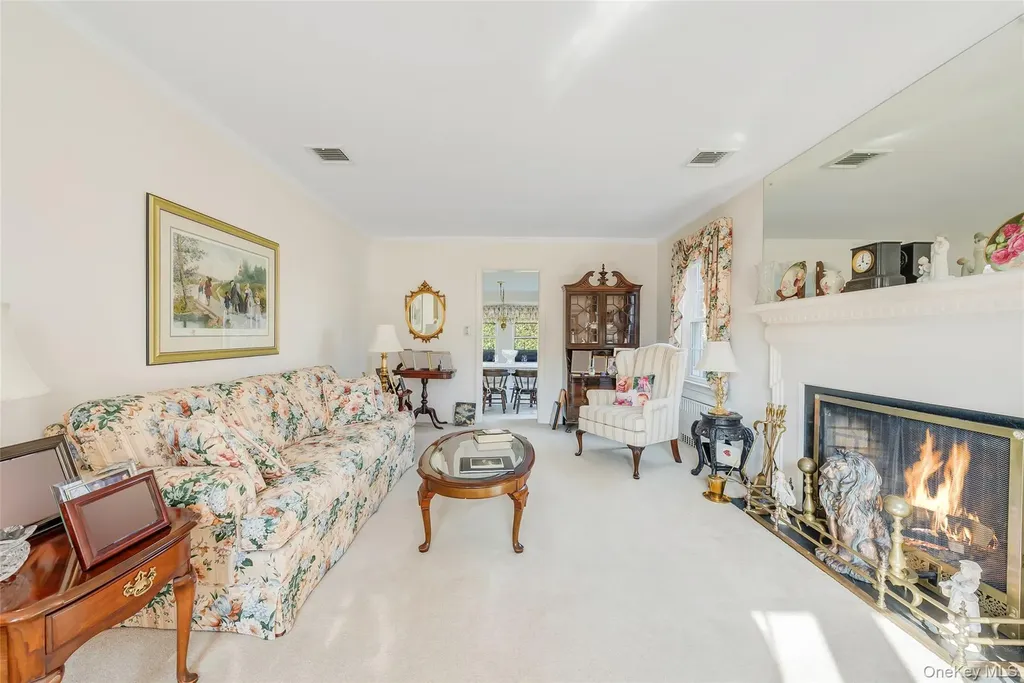 15 Seeley Court Malverne NY 11565
