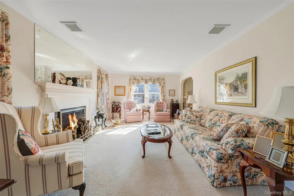 15 Seeley Court Malverne NY 11565