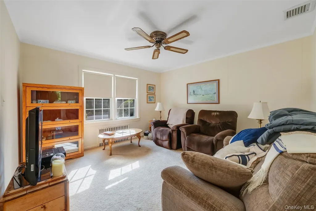 15 Seeley Court Malverne NY 11565