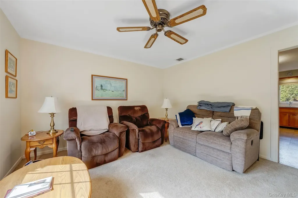 15 Seeley Court Malverne NY 11565