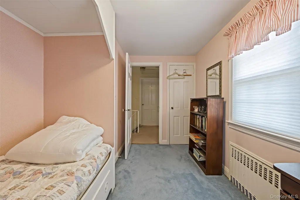 15 Seeley Court Malverne NY 11565