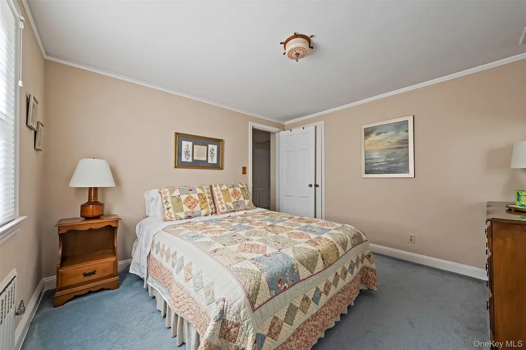 15 Seeley Court Malverne NY 11565