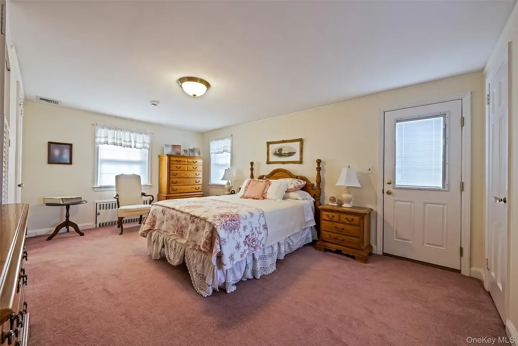 15 Seeley Court Malverne NY 11565