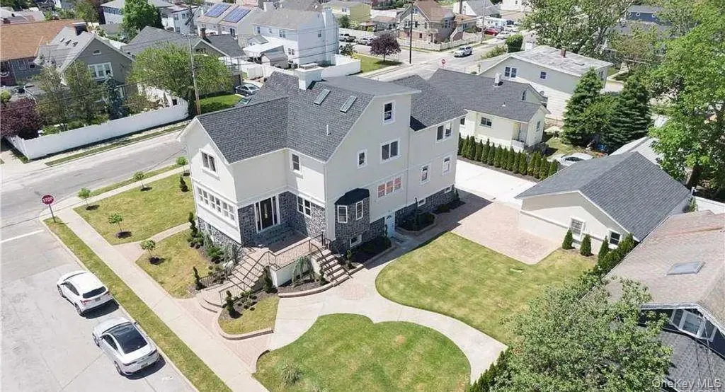 296 Milburn Avenue Baldwin Harbor NY 11510