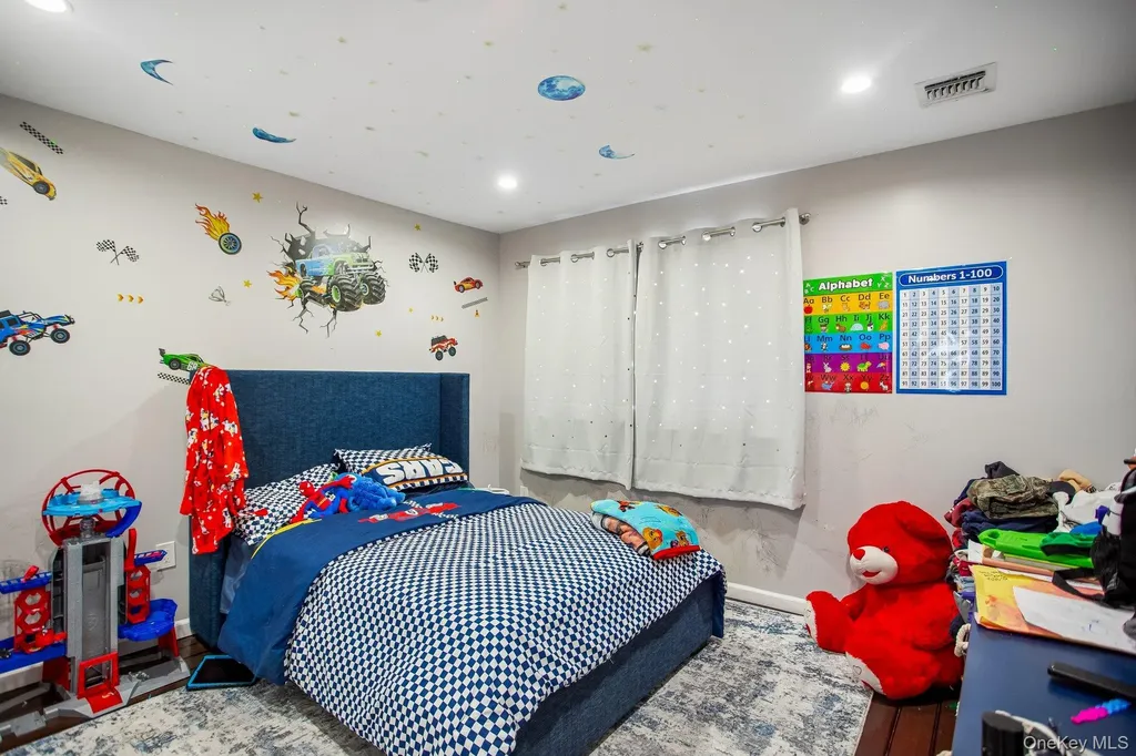 296 Milburn Avenue Baldwin Harbor NY 11510