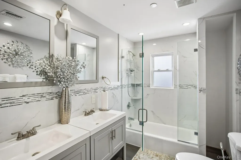 296 Milburn Avenue Baldwin Harbor NY 11510