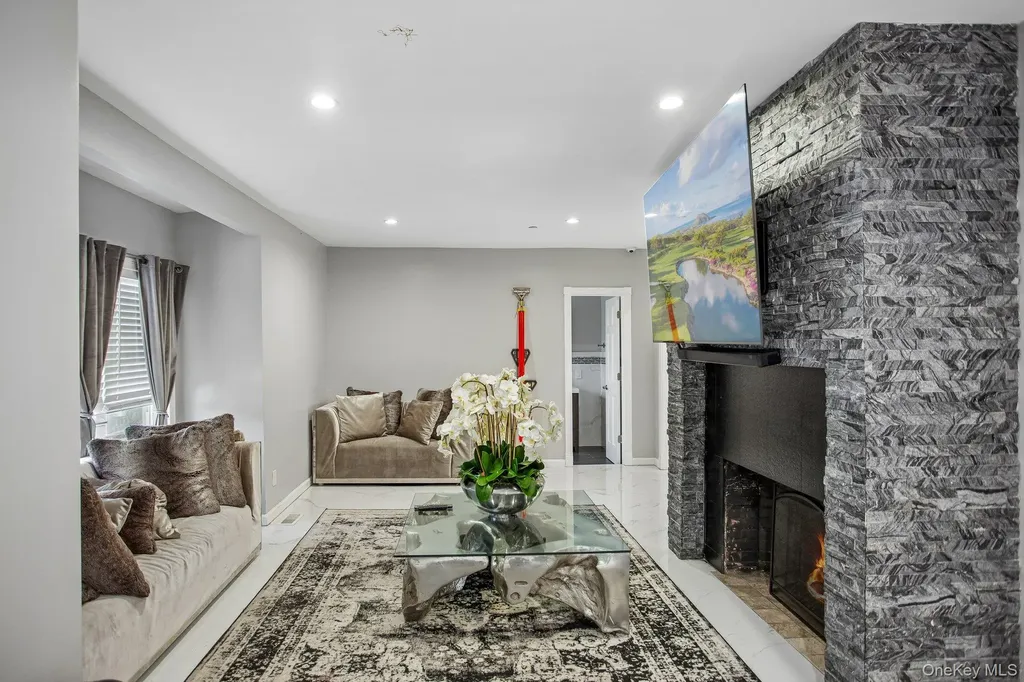 296 Milburn Avenue Baldwin Harbor NY 11510
