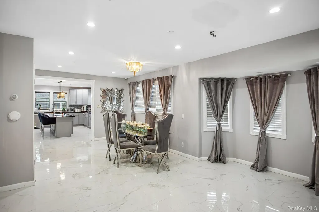 296 Milburn Avenue Baldwin Harbor NY 11510