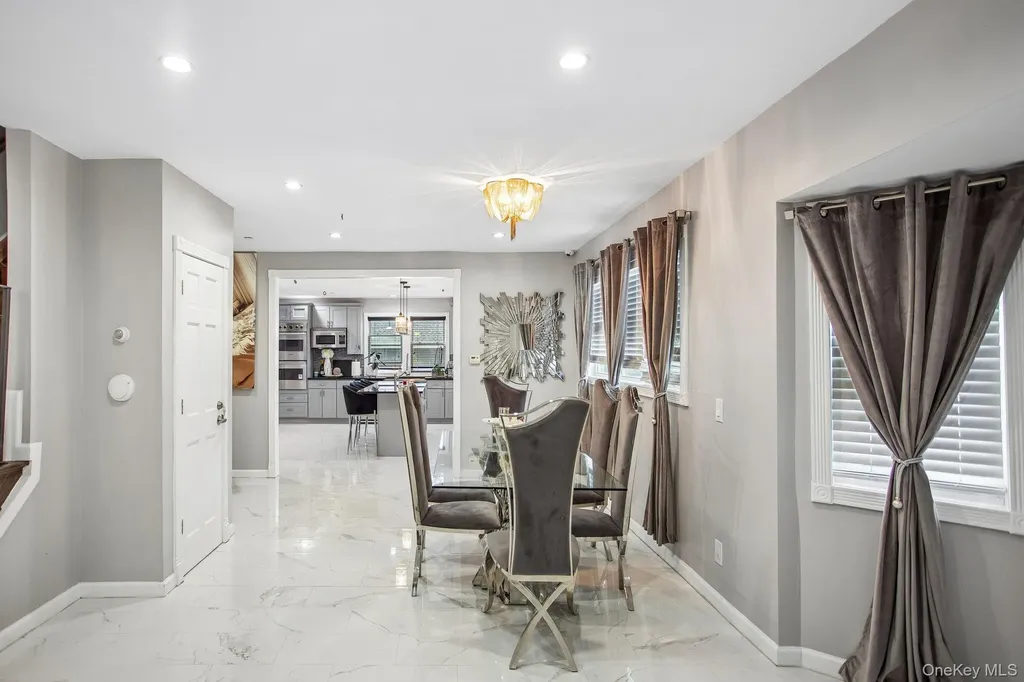 296 Milburn Avenue Baldwin Harbor NY 11510