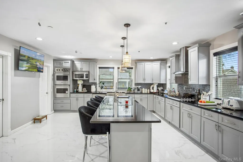 296 Milburn Avenue Baldwin Harbor NY 11510