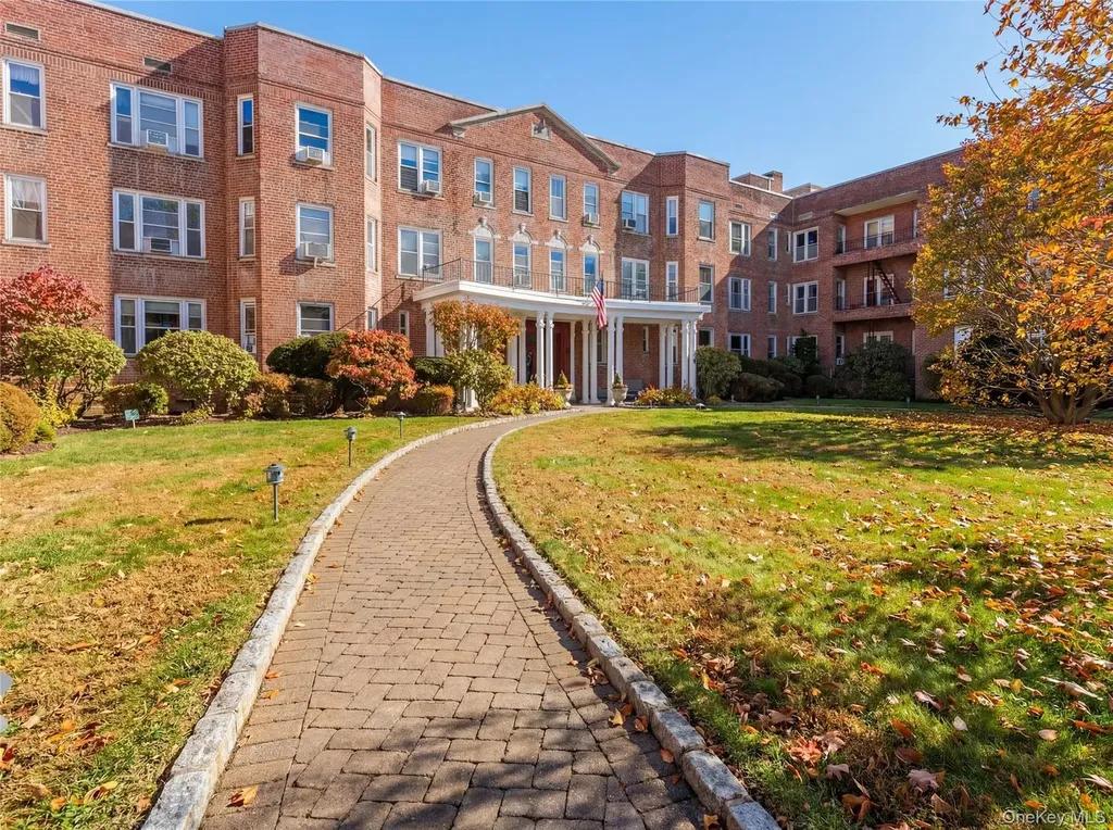 2 Overlook Road White Plains NY 10605
