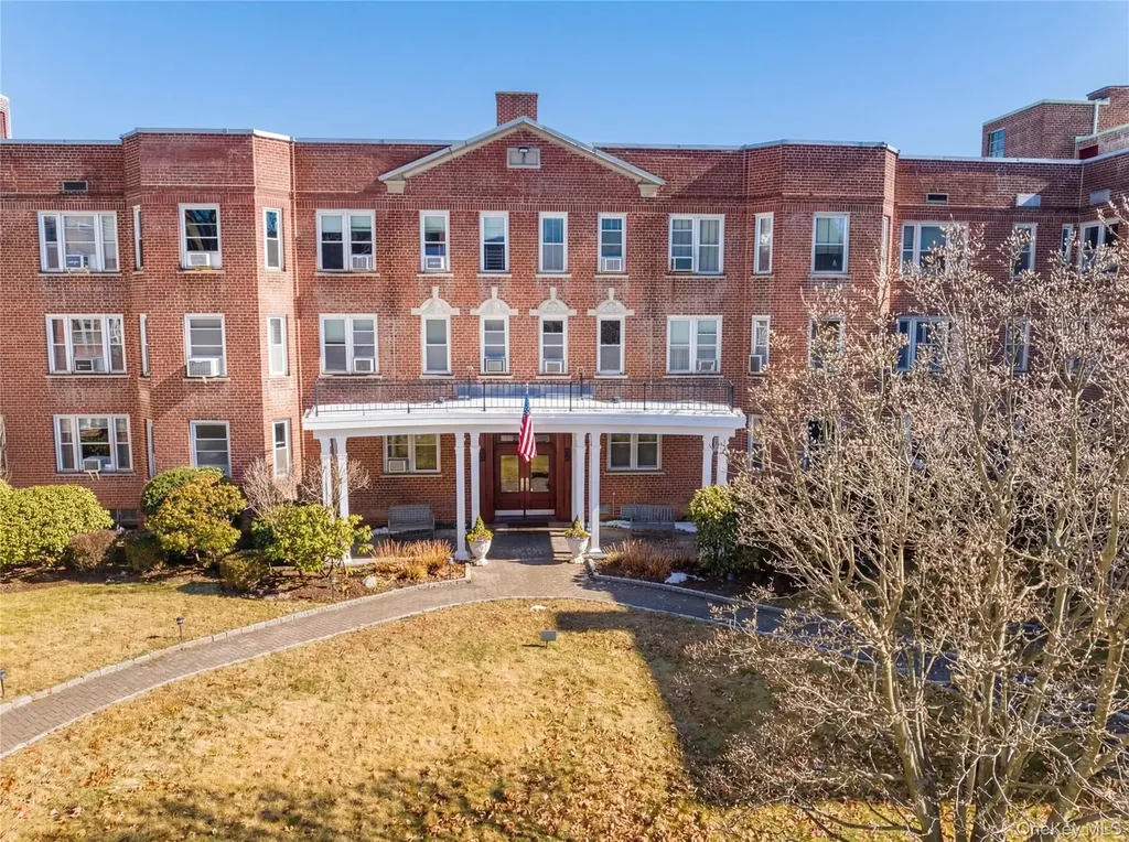 2 Overlook Road White Plains NY 10605
