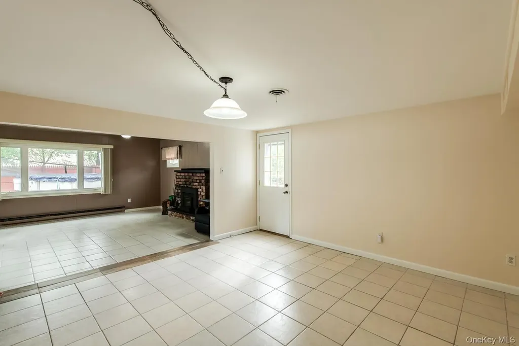 4 Edgewood Drive Saugerties NY 12477