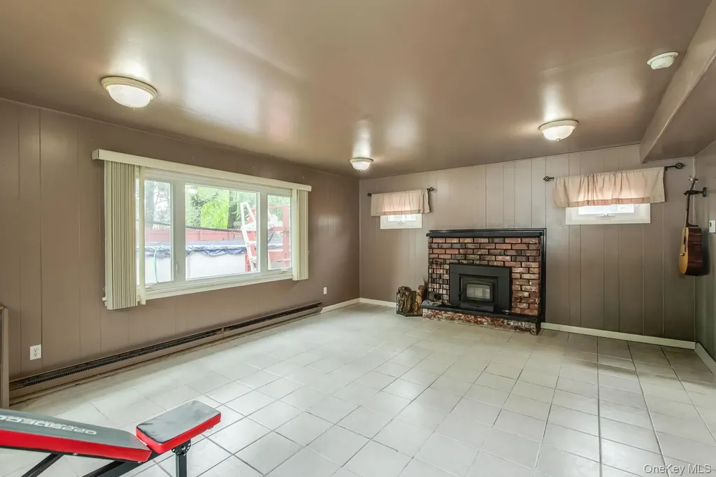 4 Edgewood Drive Saugerties NY 12477