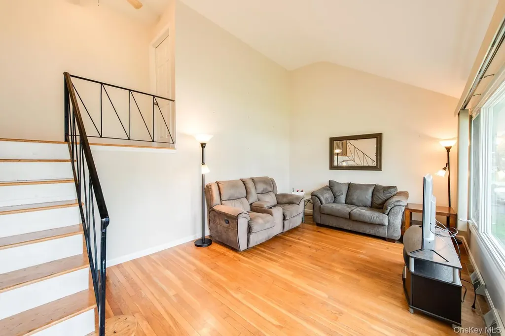 4 Edgewood Drive Saugerties NY 12477