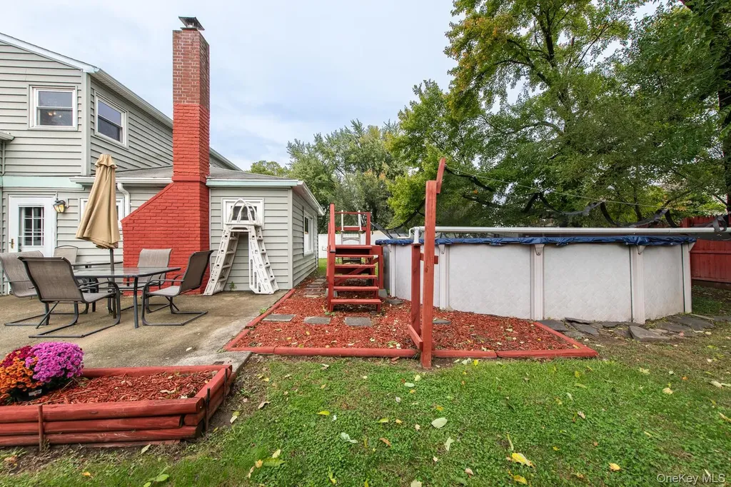 4 Edgewood Drive Saugerties NY 12477