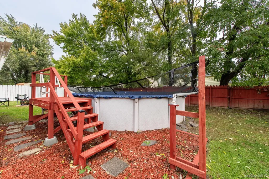 4 Edgewood Drive Saugerties NY 12477