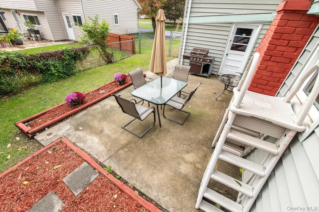 4 Edgewood Drive Saugerties NY 12477