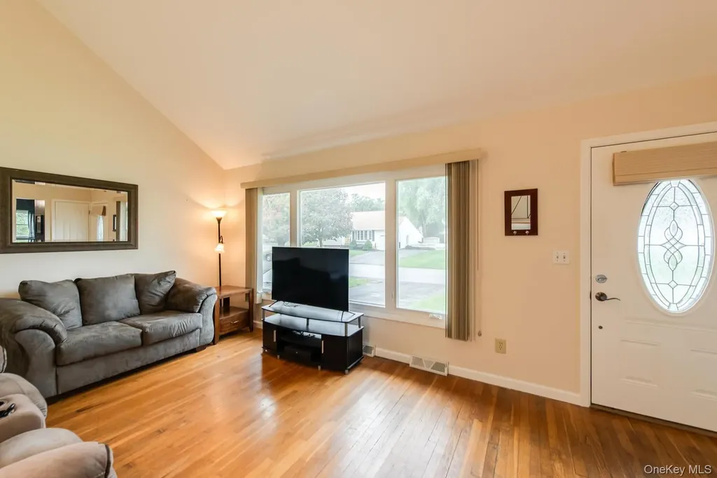 4 Edgewood Drive Saugerties NY 12477