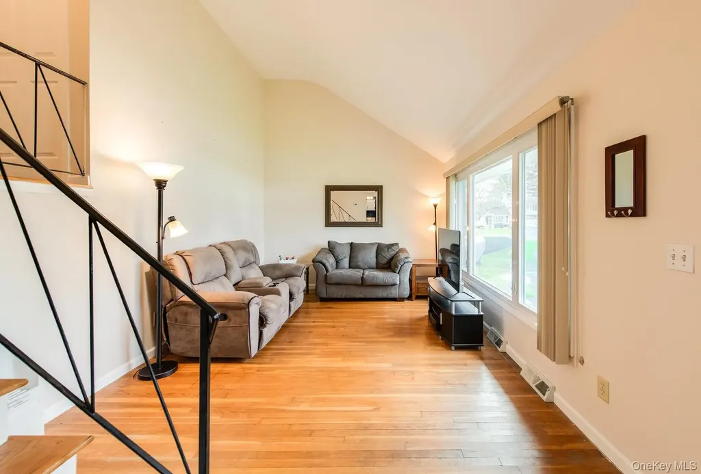 4 Edgewood Drive Saugerties NY 12477