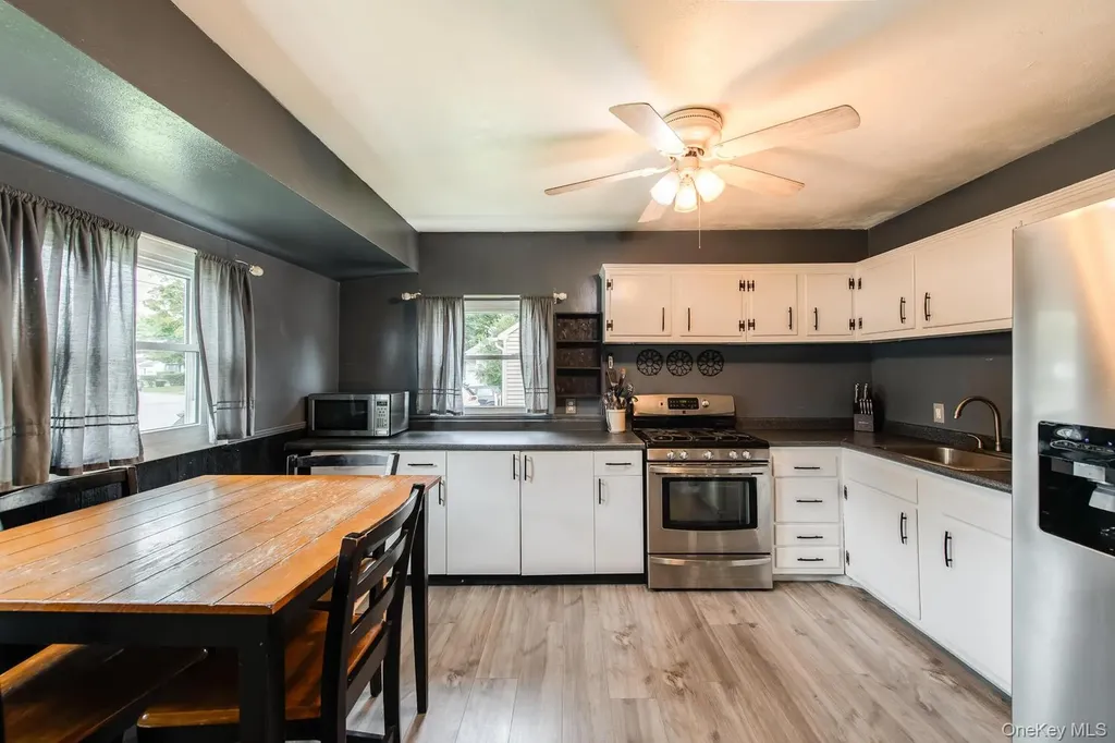 4 Edgewood Drive Saugerties NY 12477
