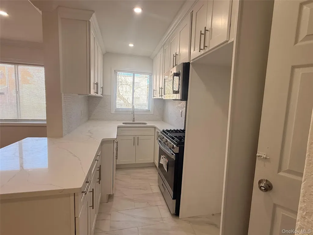 1249 E 223rd Street Bronx NY 10466