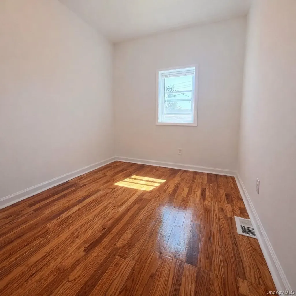 1249 E 223rd Street Bronx NY 10466