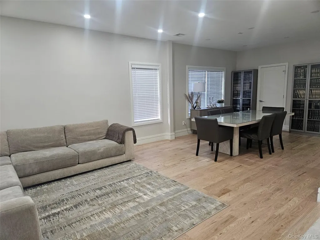 344 Bayview Inwood NY 11096