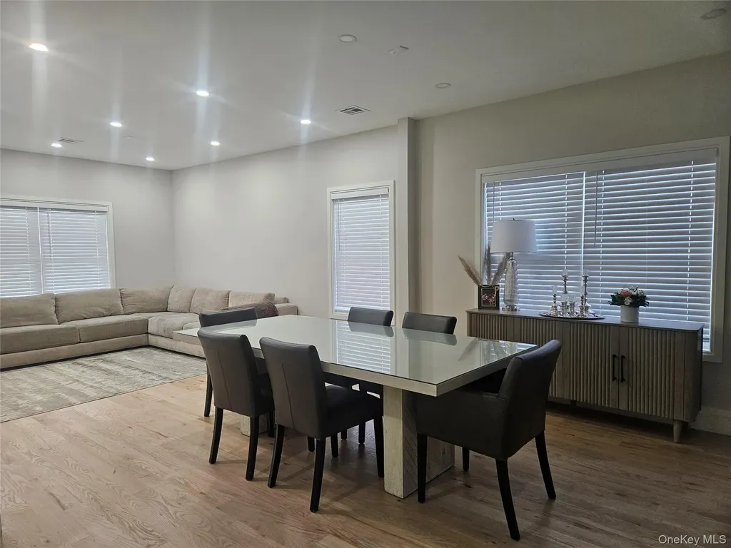 344 Bayview Inwood NY 11096