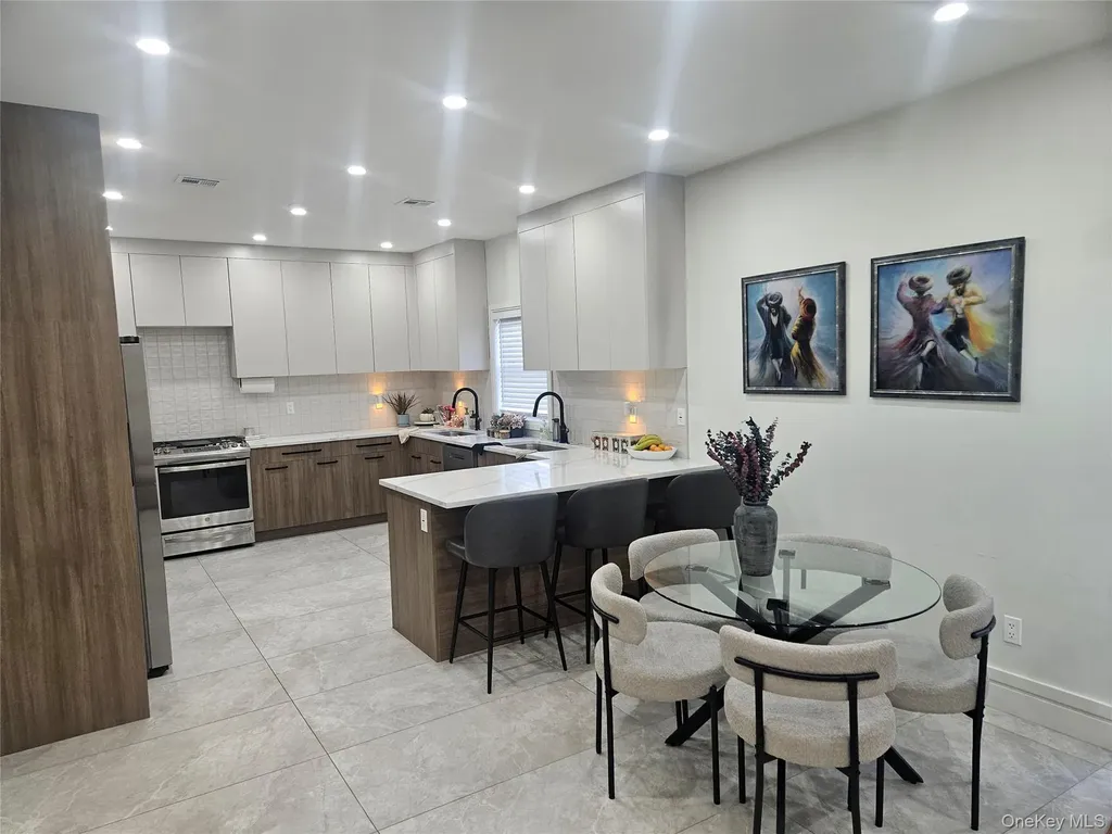 344 Bayview Inwood NY 11096