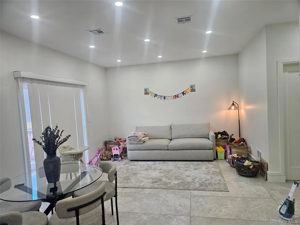 344 Bayview Inwood NY 11096