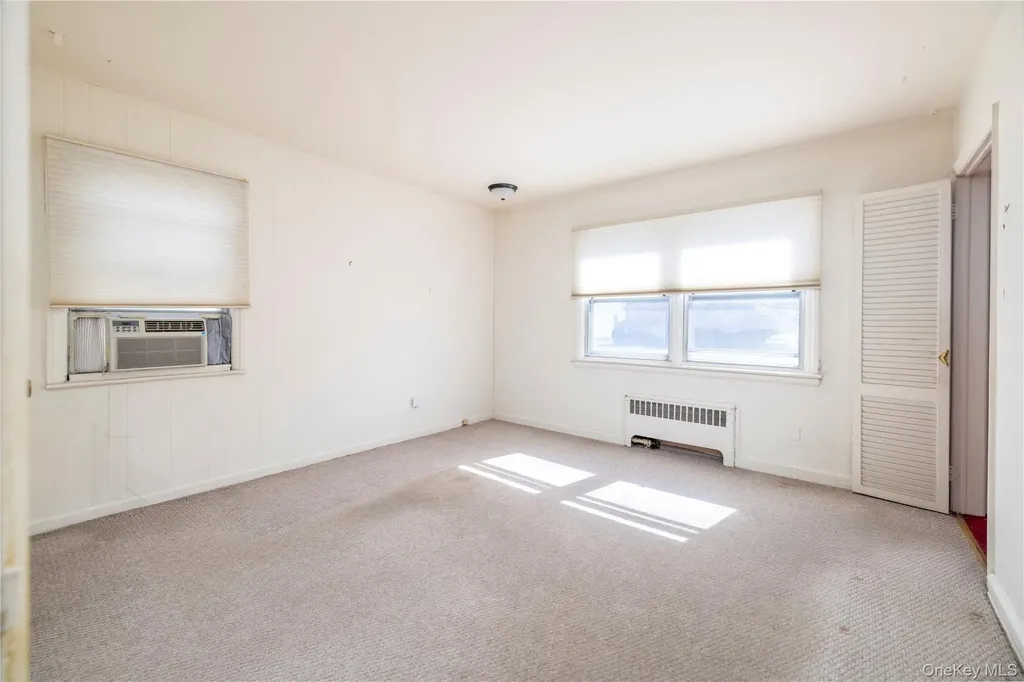54 Hollywood Avenue Lynbrook NY 11563