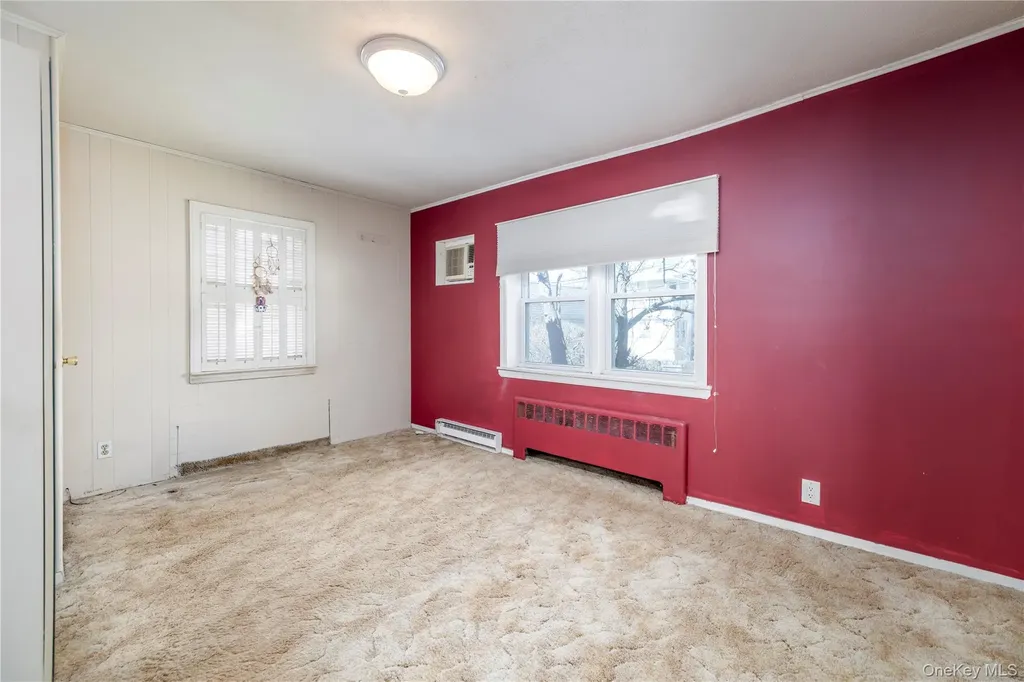 54 Hollywood Avenue Lynbrook NY 11563