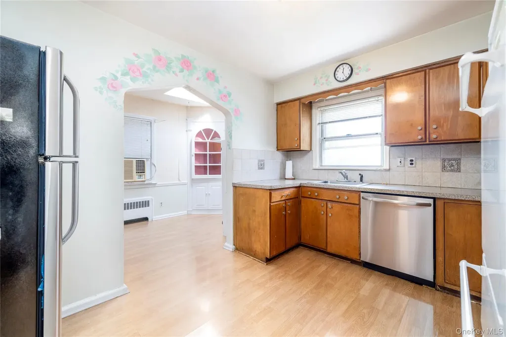 54 Hollywood Avenue Lynbrook NY 11563