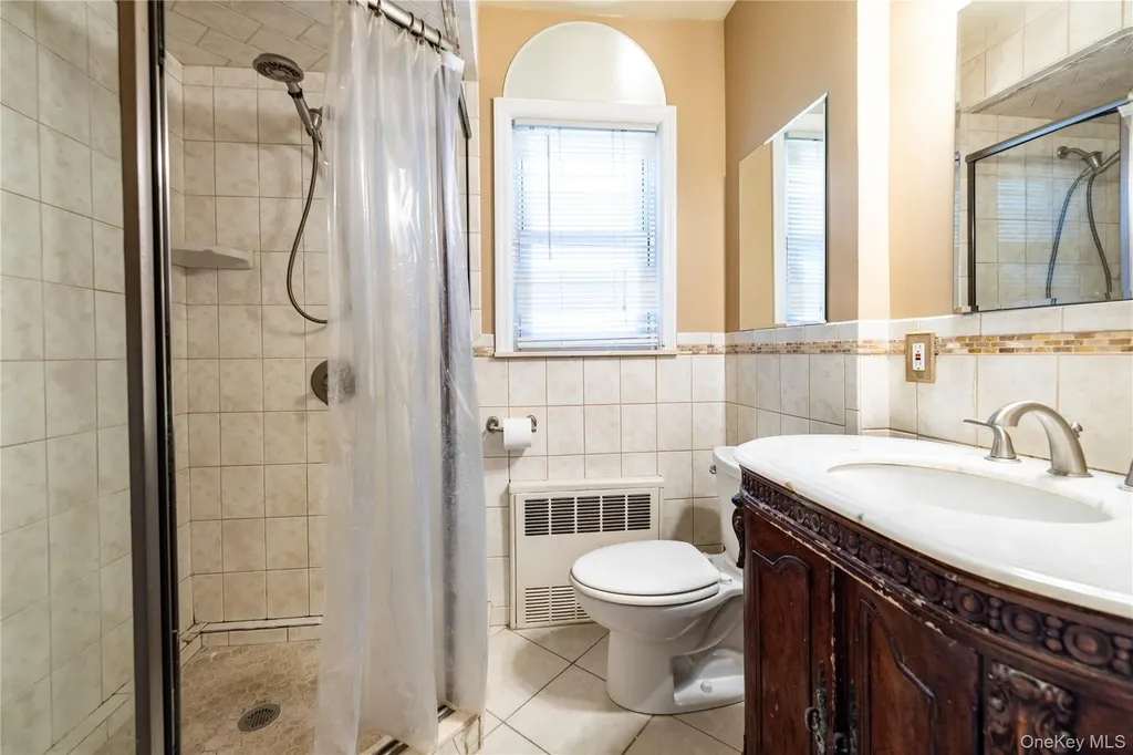 54 Hollywood Avenue Lynbrook NY 11563